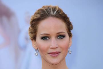 Jennifer Lawrence at the 85th Annual Academy Awards Arrivals, Do